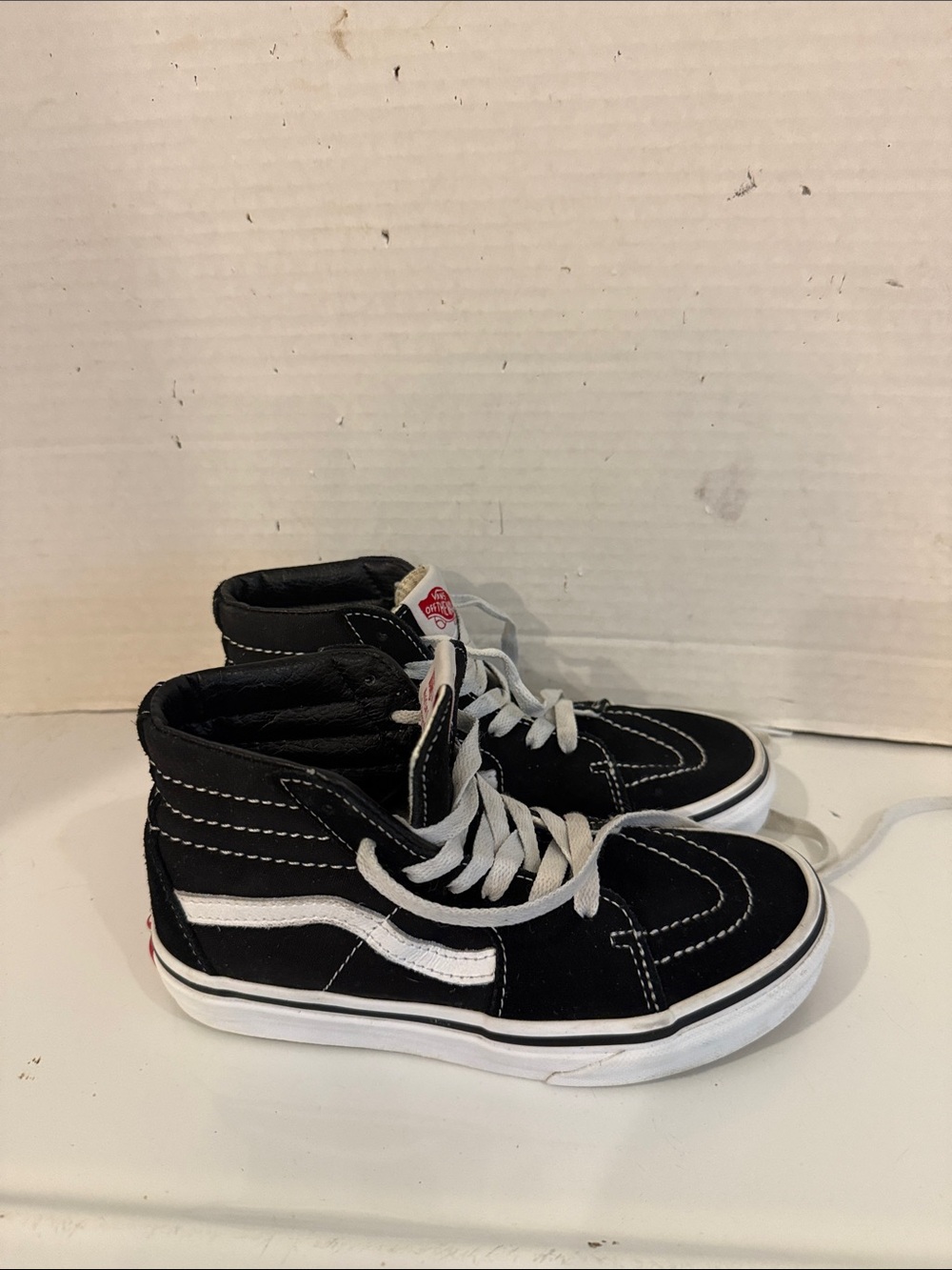 Vans Kids Black & White Mid-Top Skateboard Sneakers (sz 2)